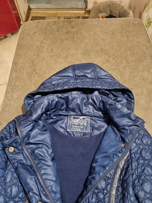 Продам весеннее пальто для девочки