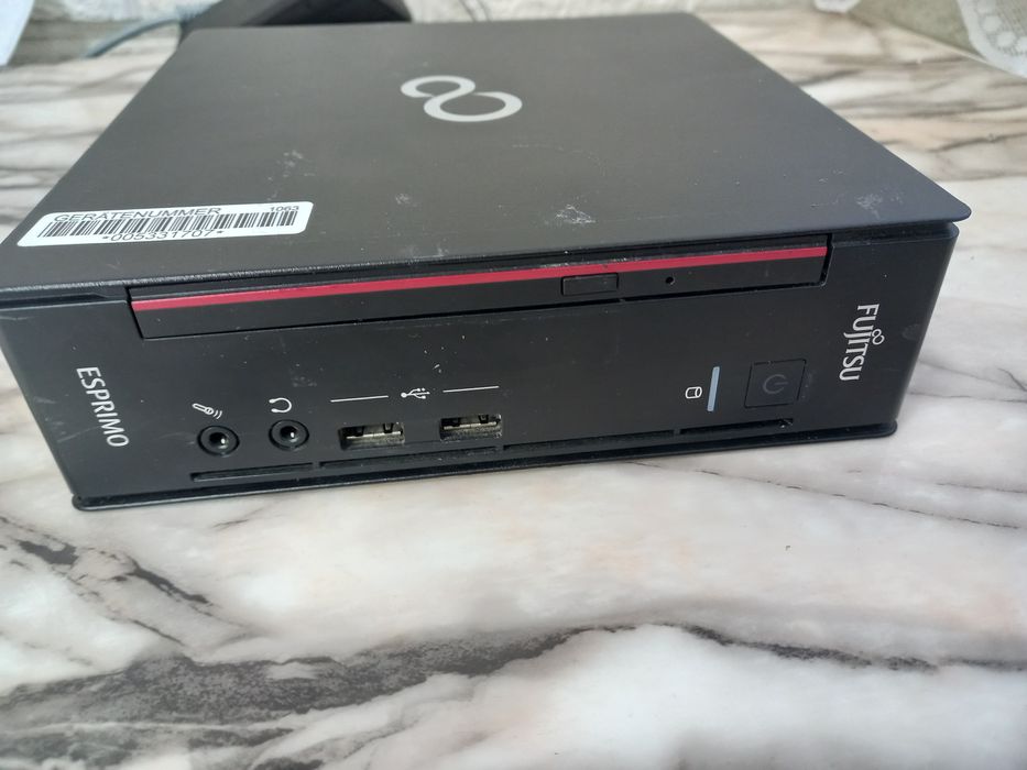 Мини компютър Fujitsu Esprimo Q556 Intel Core i5-6400T 12gb ssd