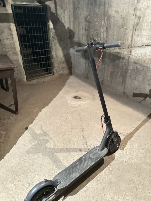 Trotinetă electrică Xiaomi Mi Electric Scooter Pro