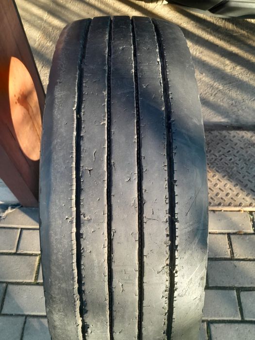 Продам резину 235/75