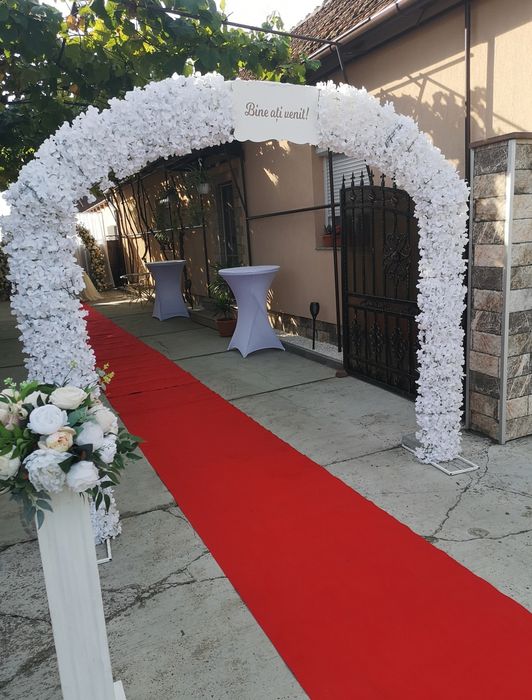 Cort, mese, scaune, decorațiuni de închiriat în Oradea și Bihor