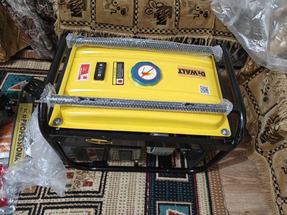 Бензиновый генератор DeWalt