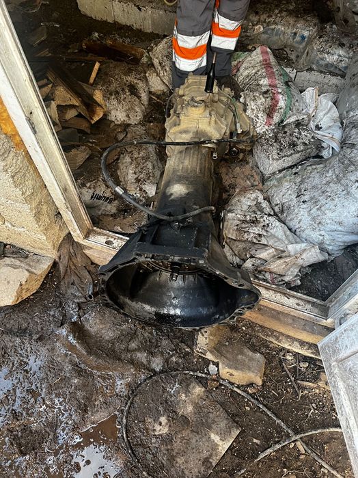 Vând uramtoarele piese pentru Toyota Hilux Surf Gen3