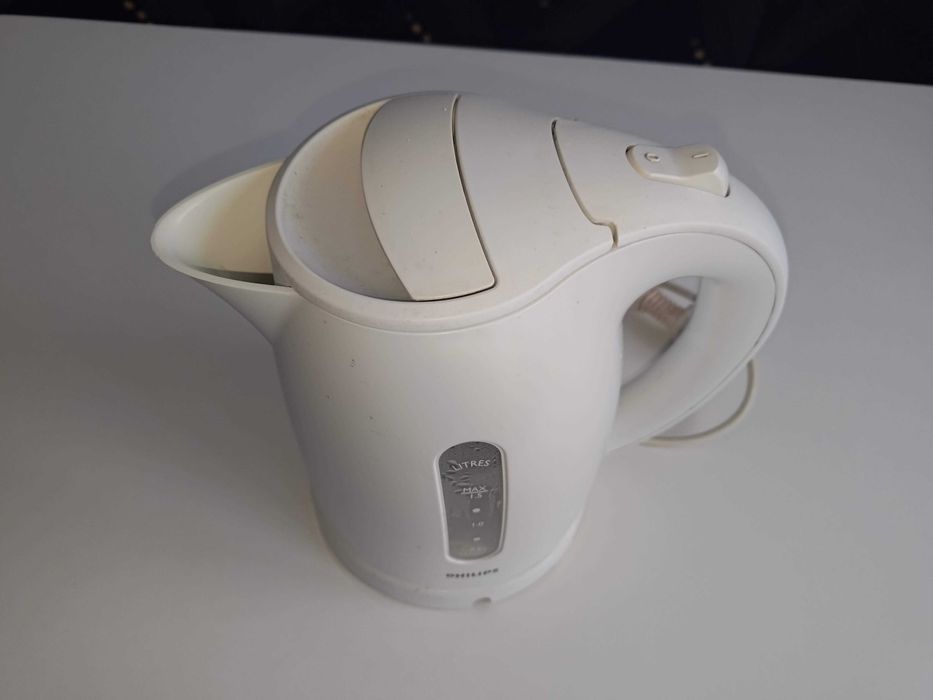 Електрическа кана Philips 1,5л, 20 евро. Отлично състояние