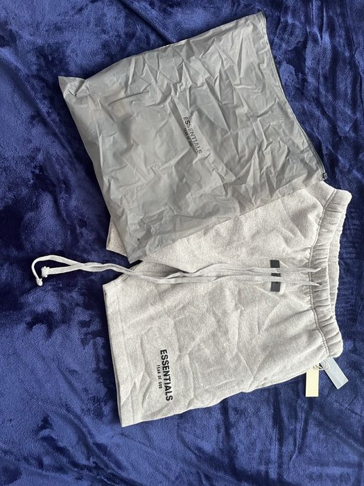 Pantaloni scurti Essentials FOG