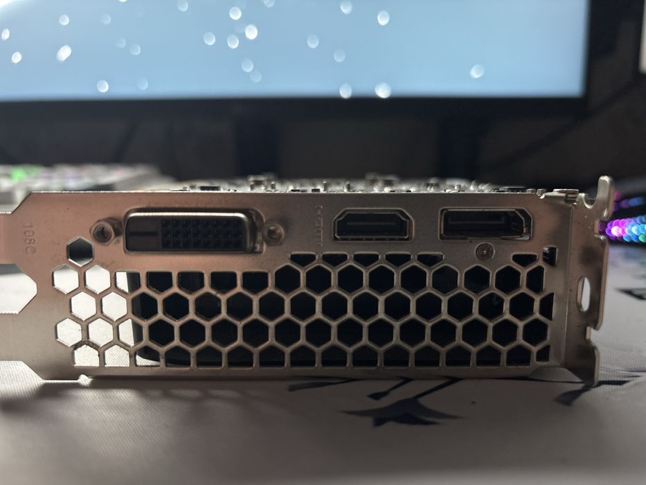 Видеокарта 1050ti