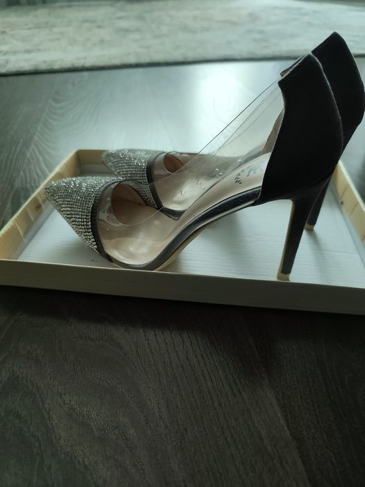 Продаются туфли женские