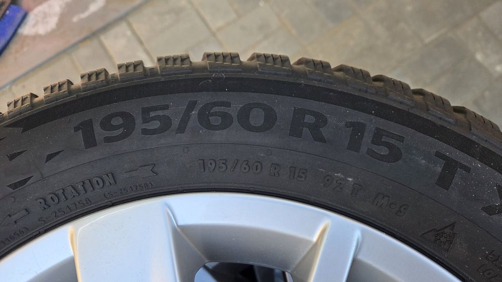 Зимняя резина на титановых дисках
