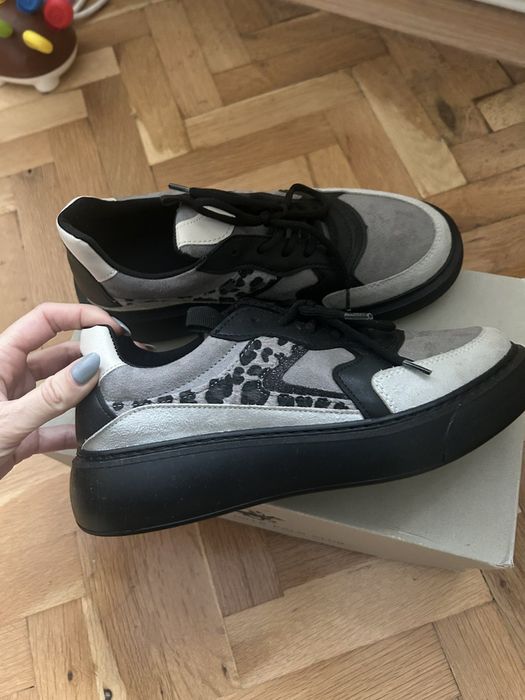 Zara reserved черни обувки