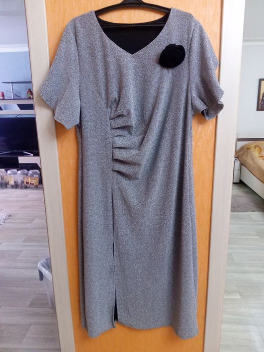 "Продам платье."