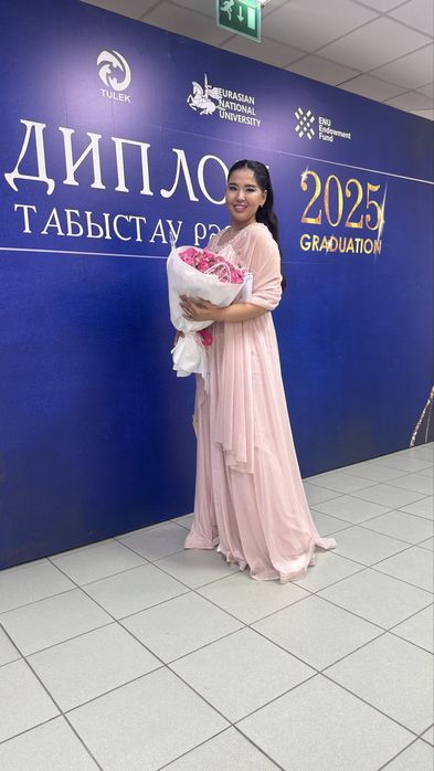 Вечерняя платья на выпускной