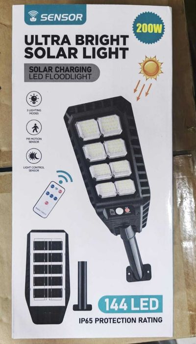 Lampa cu incarcare  solara Stradala