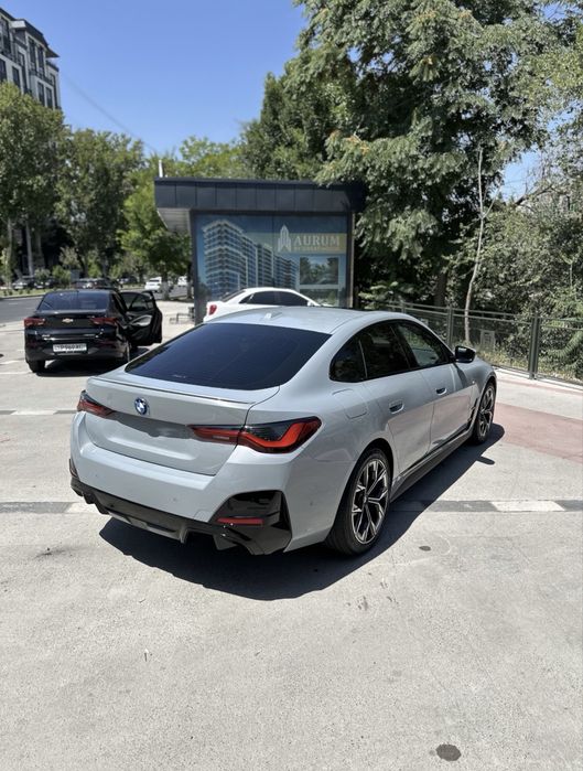 BMW i4 40L ful 2023 yil