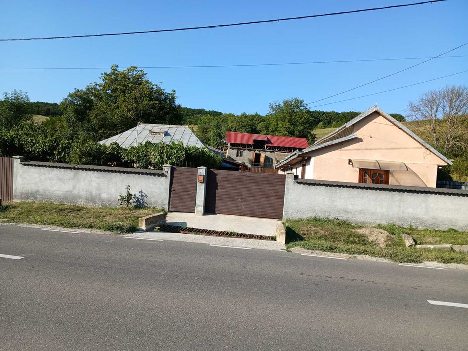 Casa  de vânzare  in comuna Dragomirești  sat vladia husetul Vaslui