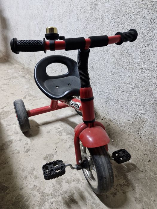 Нова триколка lorelli червена