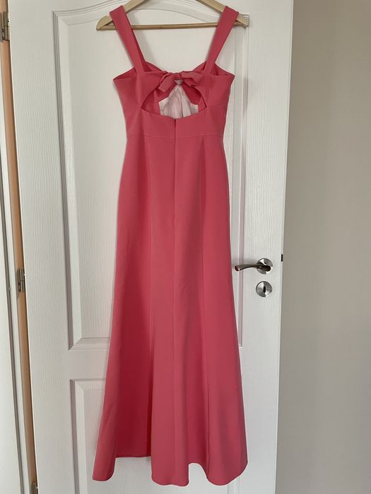 Дълга официалнa рокля