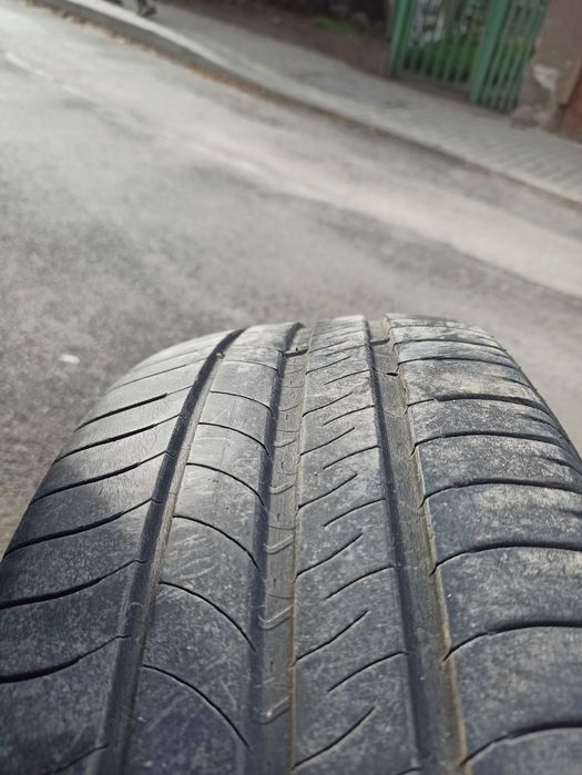 МишелинЛетни гуми 205 65 15 ДОТ15 1 бр и 205 60 16-4 бр ДОТ 17 Мишелин