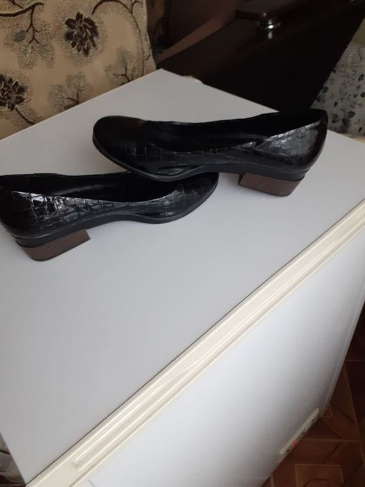 Продам кожаные туфли женские