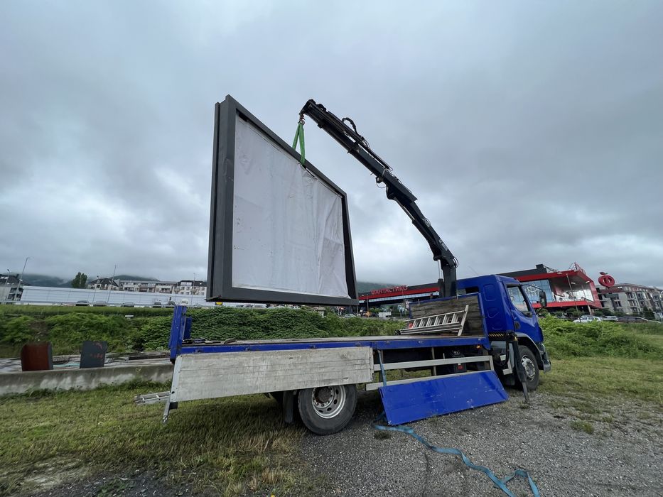 Камион с кран Транспорт на материали Автокран