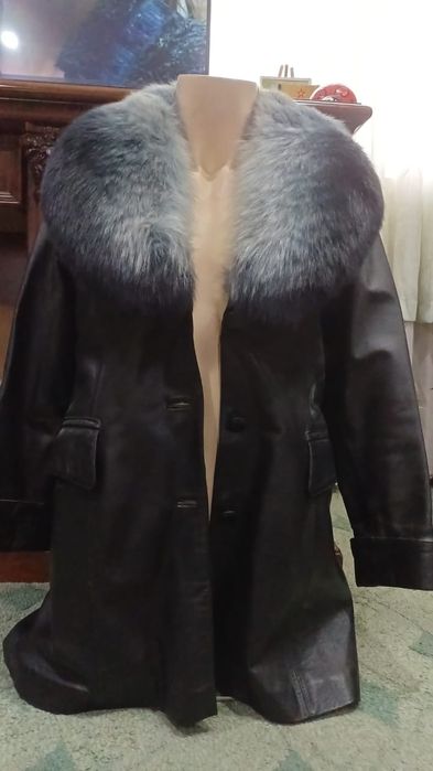 Продам женскую куртку