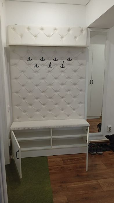 Прихожая, шкаф, зеркало, тумба