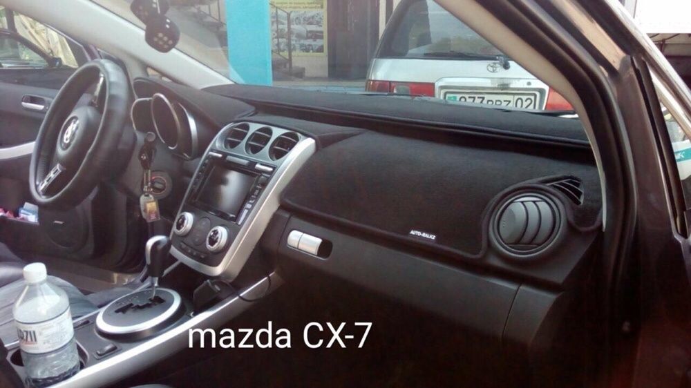 Коврик на панель(приборов)