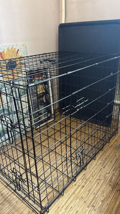 Продам клетку в дом для собаки, среднего размера
