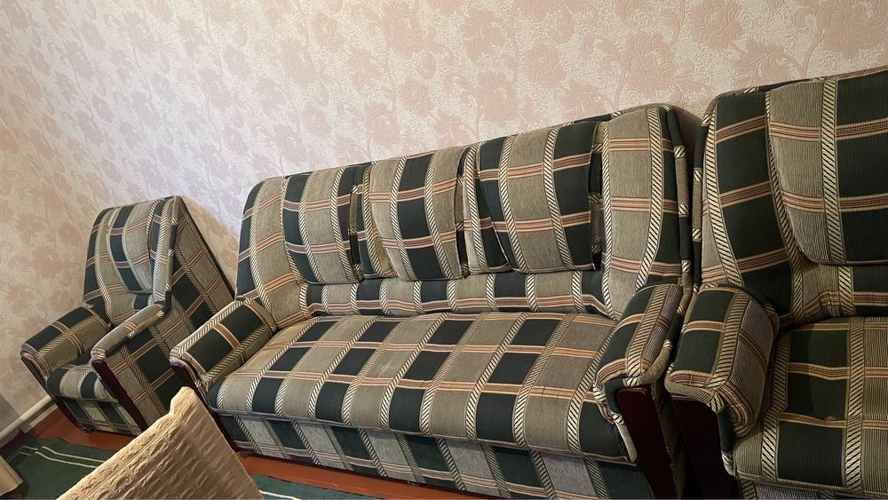 Диван в хорошем состоянии