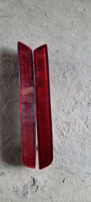 Продам отрижатели заднего бампера от малибу 1.оригинал сняты с машины.