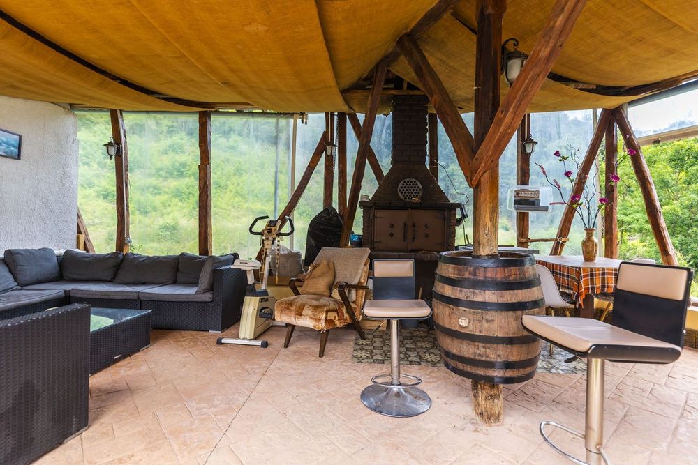 Продава се Къща в с. Чифлик, Област Ловеч - 333 кв.м за 398 €/кв.м - Снимка #3