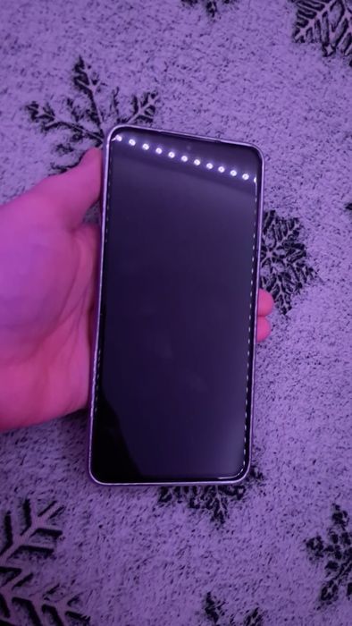 Продам s21 plus.