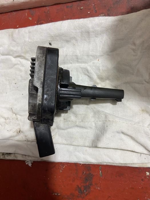 Датчик уровня масла wolkswagen passat B5.5