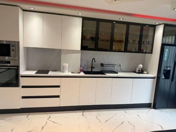 Дава се под наем Тристаен апартамент в Пловдив, Южен - 100 кв.м за 1020 € - Снимка #1