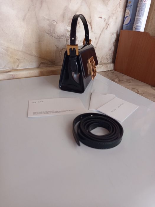 Нова дамска чанта by far