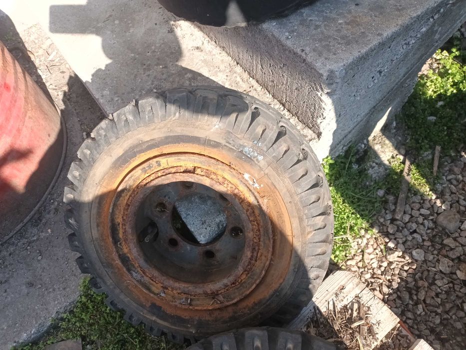 Гуми и джанти за мотокари