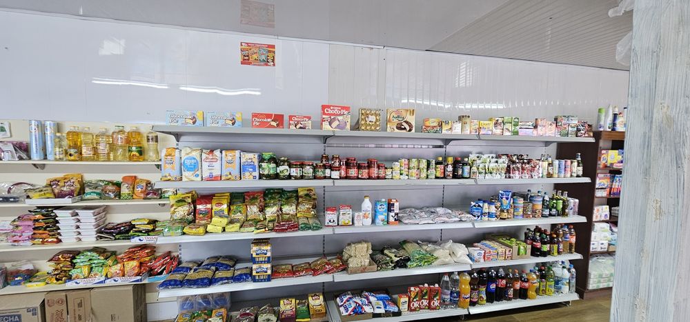 Дүкенге сатушы қыз керек.