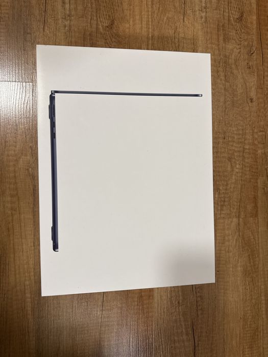 Лаптоп MacBook Air 13” M3 16GB RAM 512GB Midnight Blue ! ЧИСТО НОВ !