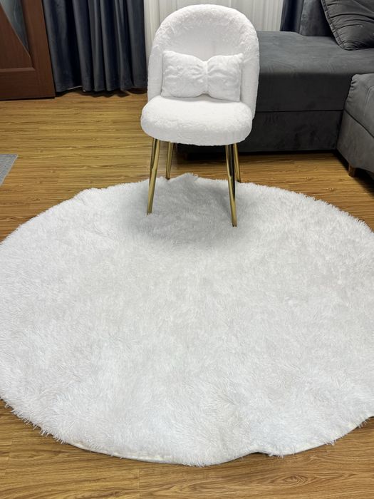 Set elegant – Scaun + Covor pufos