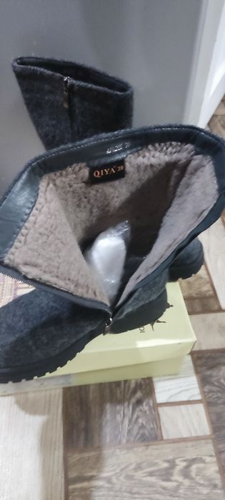 Продам зимние сапожки