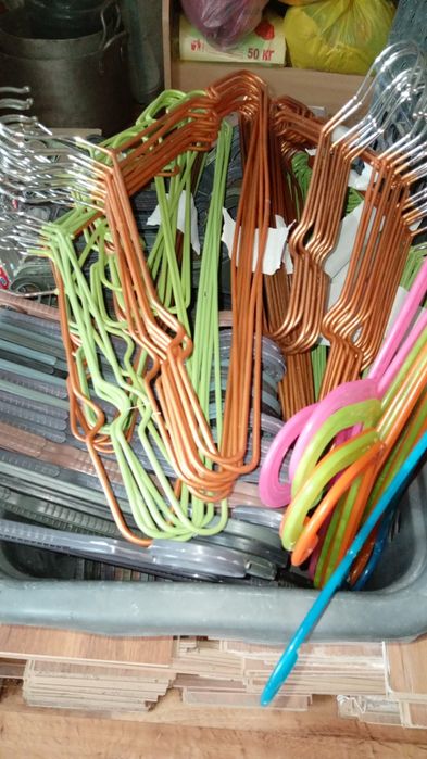 Вешалкалар сатылады