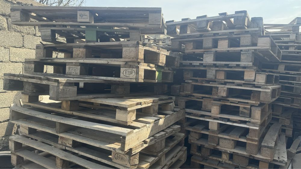 Продаётся поддоны.