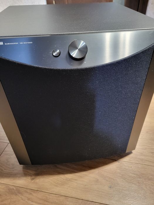Сабвуфер Yamaha NS-SW1000