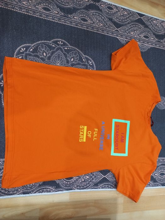 Тениска със свеж цвят!