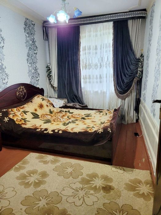 Ttz avtostansiyaga yaqin joyda xona arendaga beriladi.Er xotinga