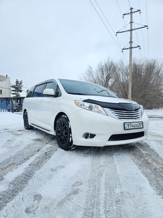 Продам Toyota Sienna