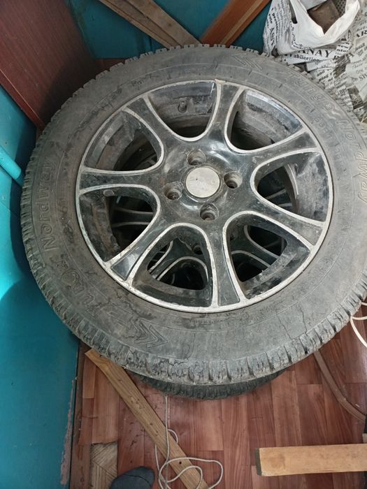 Продам шины зимние