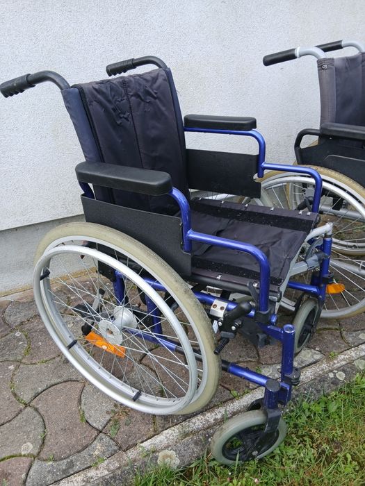 Cărucior invalizi pliabil