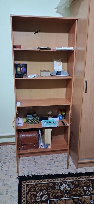 Продам книжный шкаф