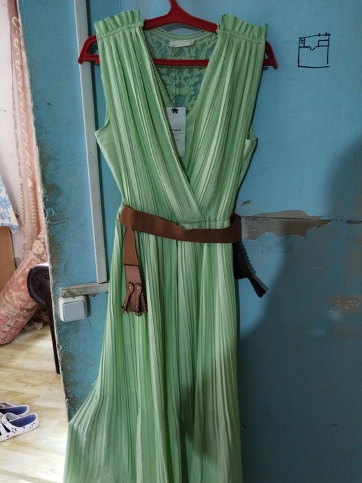 Платья женские разные