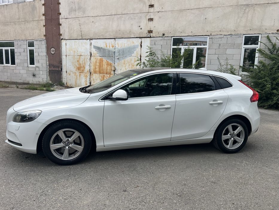 VOLVO V40 2014 — imagine 2